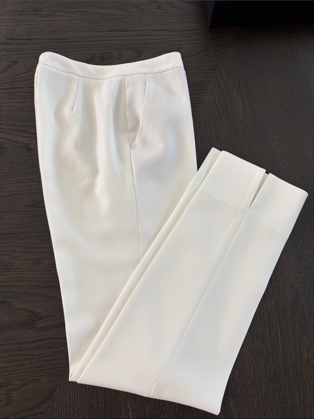 BCBG MAX AZARIA OFF WHITE PANTS 0